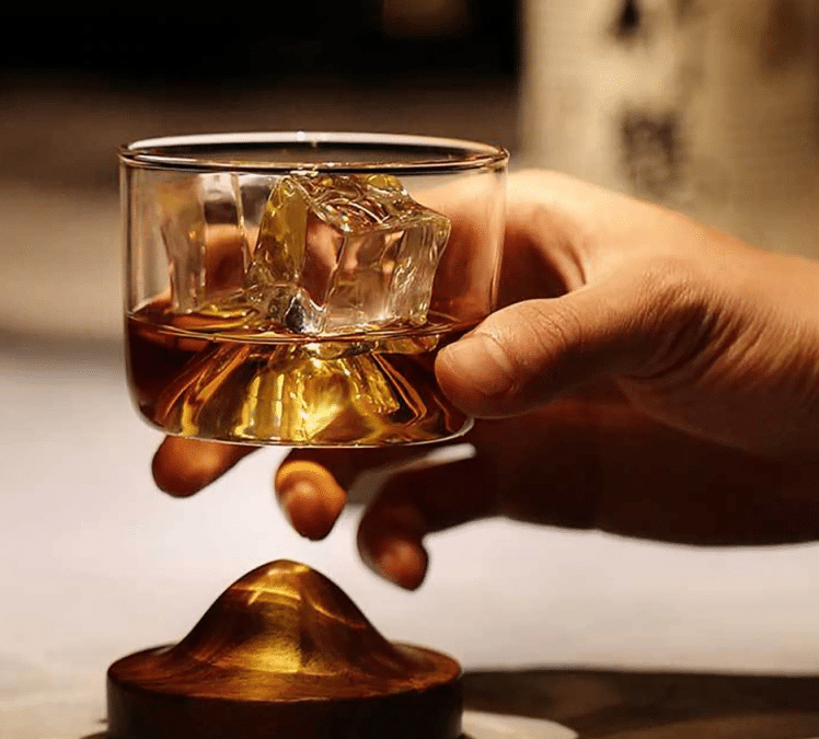 Service au bar : Conversion précise de 4oz en ml pour nos whiskys rares